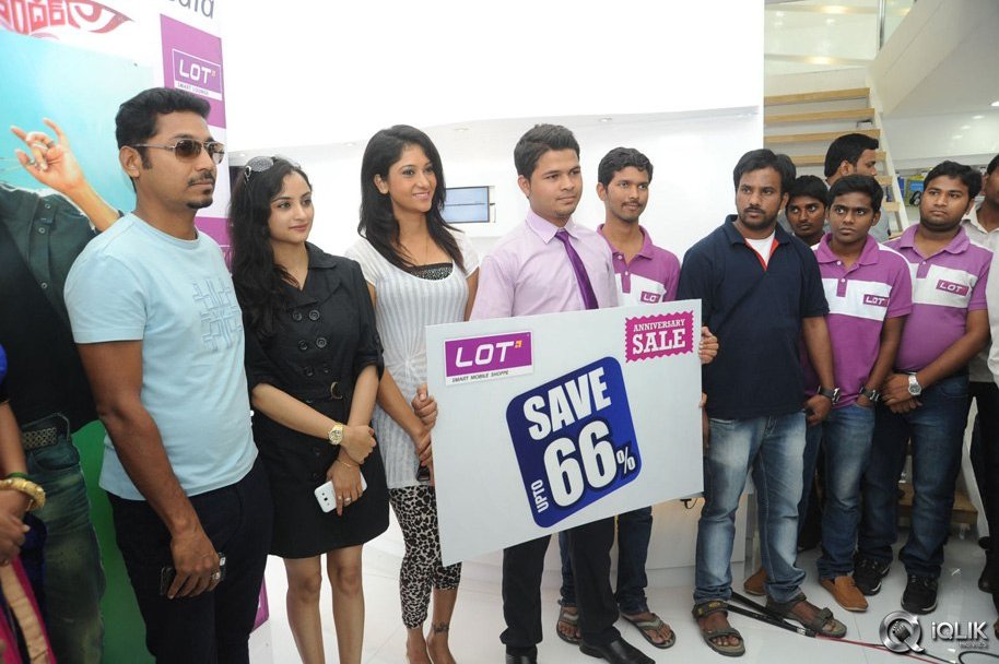 Sikindar-Movie-Promotion-at-Lot-Mobiles-Store-Madhapur